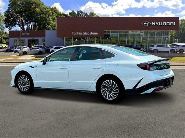 new 2025 Hyundai Sonata Hybrid car, priced at $38,605