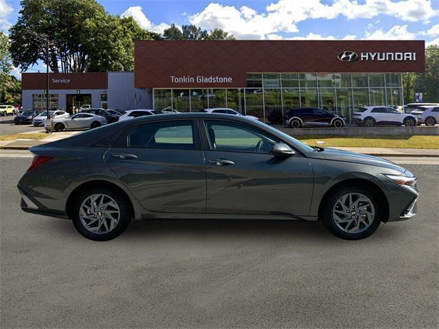 new 2025 Hyundai ELANTRA HEV car, priced at $25,110