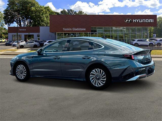 new 2025 Hyundai Sonata Hybrid car, priced at $39,090