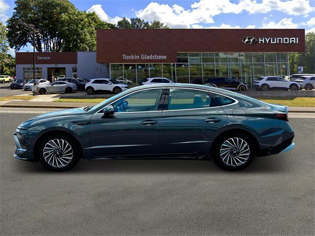 new 2025 Hyundai Sonata Hybrid car, priced at $39,090