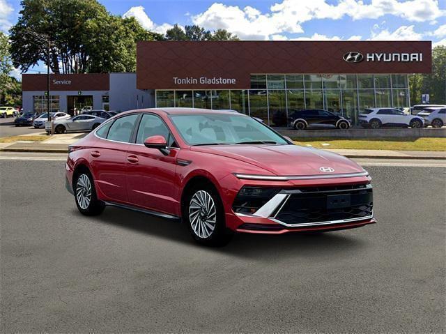 new 2025 Hyundai Sonata Hybrid car, priced at $33,120