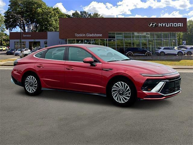 new 2025 Hyundai Sonata Hybrid car, priced at $33,120