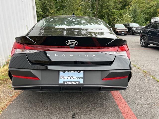 new 2024 Hyundai Elantra car, priced at $23,315