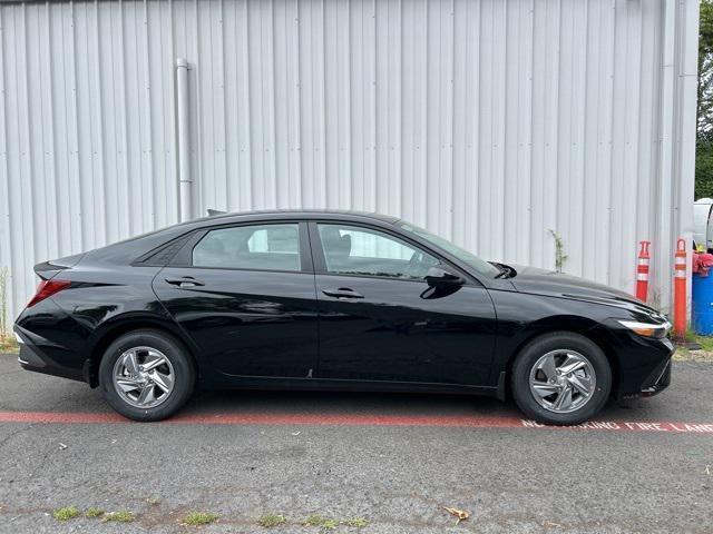 new 2024 Hyundai Elantra car, priced at $21,315