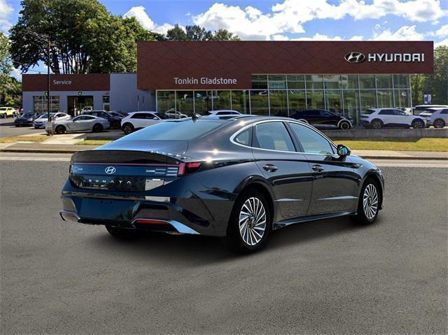 new 2025 Hyundai Sonata Hybrid car, priced at $39,090