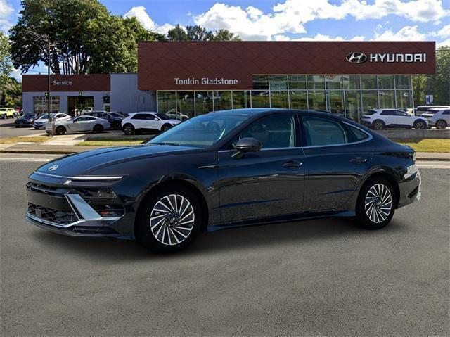 new 2025 Hyundai Sonata Hybrid car, priced at $39,090