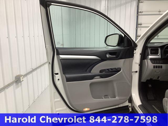 used 2016 Toyota Highlander car, priced at $15,997