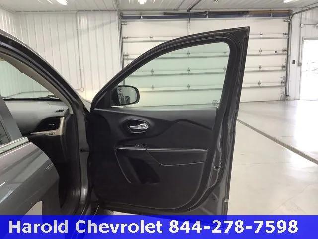 used 2016 Jeep Cherokee car, priced at $12,715