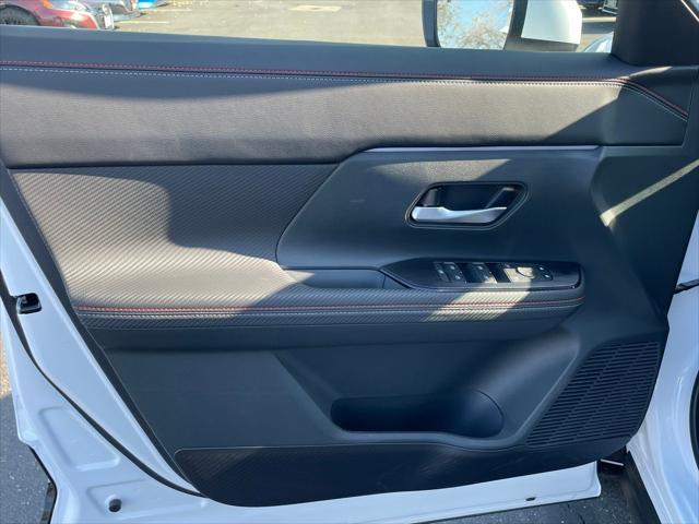 new 2025 Nissan Kicks car, priced at $29,502