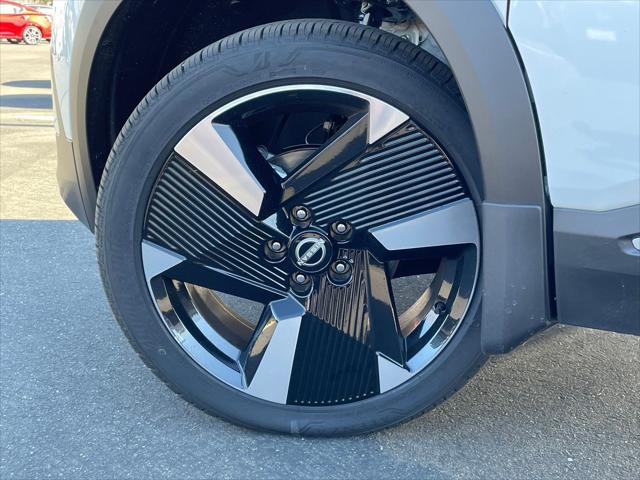 new 2025 Nissan Kicks car, priced at $30,221