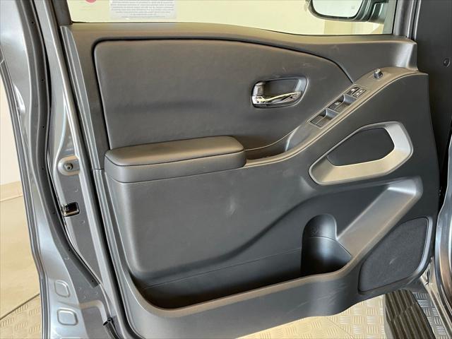 new 2025 Nissan Frontier car, priced at $40,555