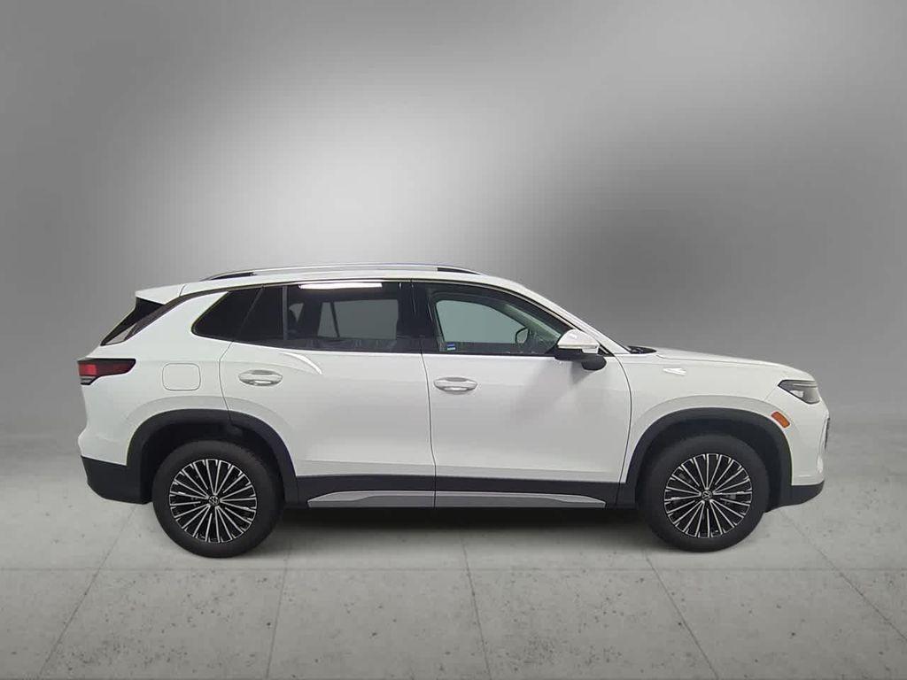 new 2025 Volkswagen Tiguan car, priced at $33,875