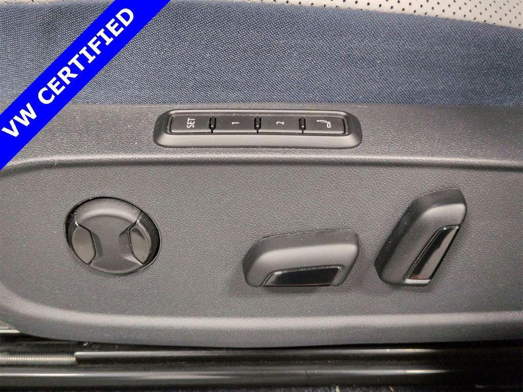 used 2025 Volkswagen ID.4 car, priced at $39,250