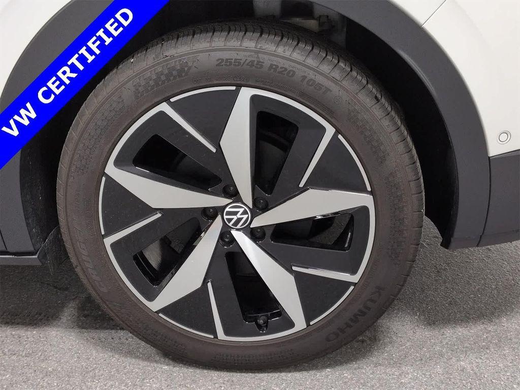 used 2025 Volkswagen ID.4 car, priced at $39,250