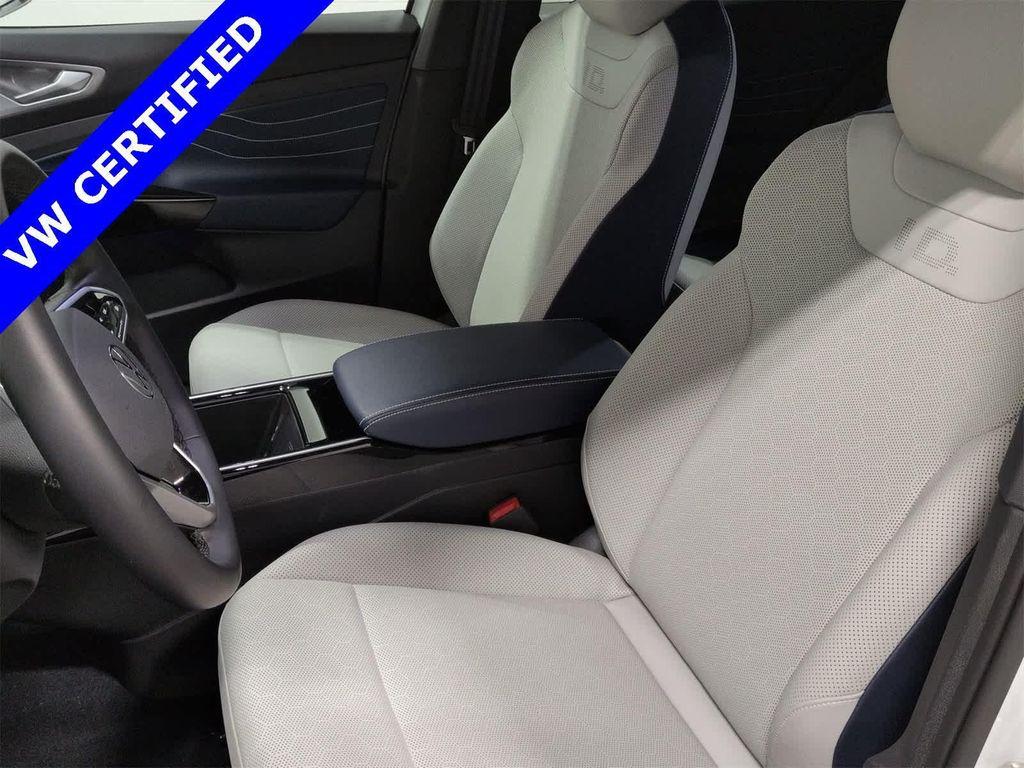 used 2025 Volkswagen ID.4 car, priced at $39,250