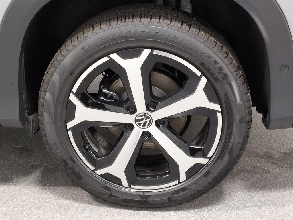 new 2025 Volkswagen Tiguan car, priced at $35,327