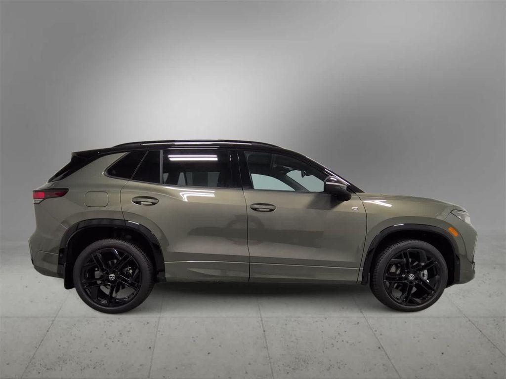 new 2026 Volkswagen Tiguan car, priced at $42,424