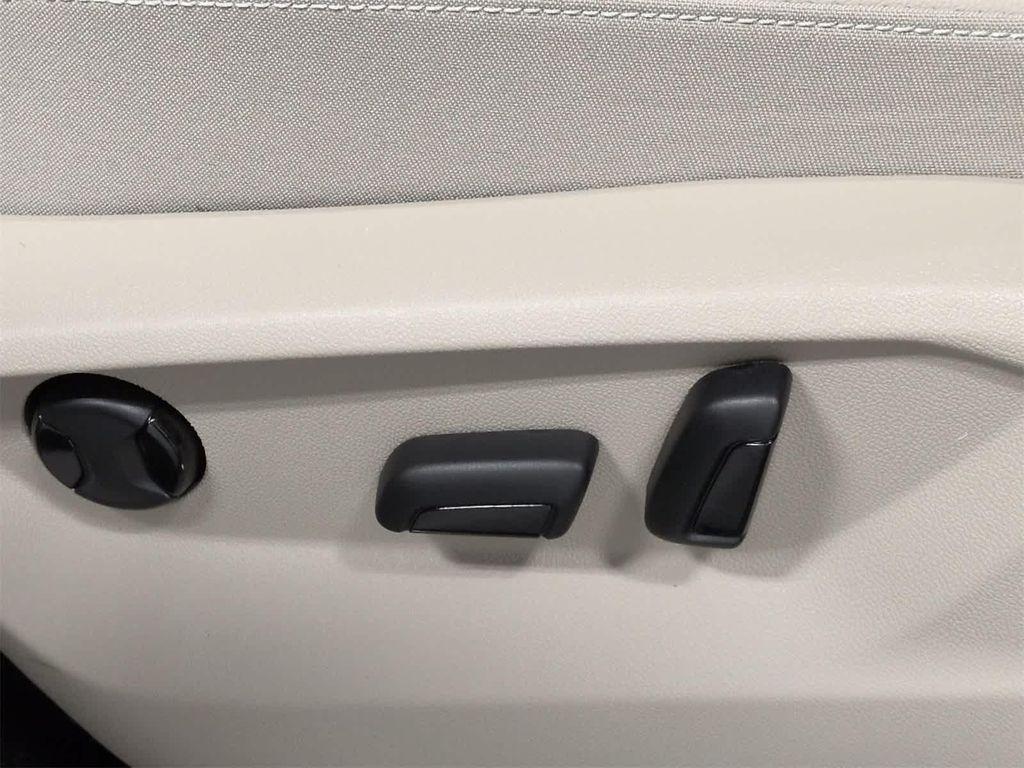 new 2026 Volkswagen Atlas car, priced at $49,586