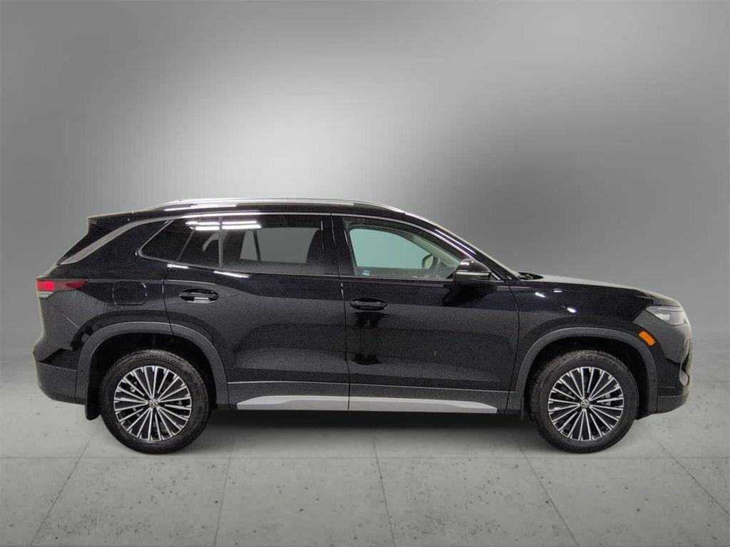 new 2026 Volkswagen Tiguan car, priced at $35,434