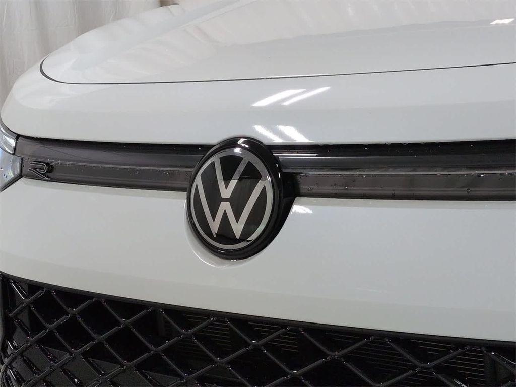 new 2025 Volkswagen Tiguan car, priced at $39,070