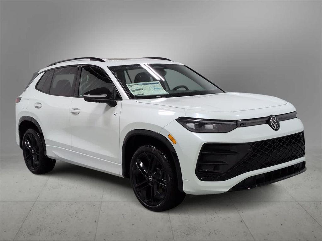new 2025 Volkswagen Tiguan car, priced at $39,070