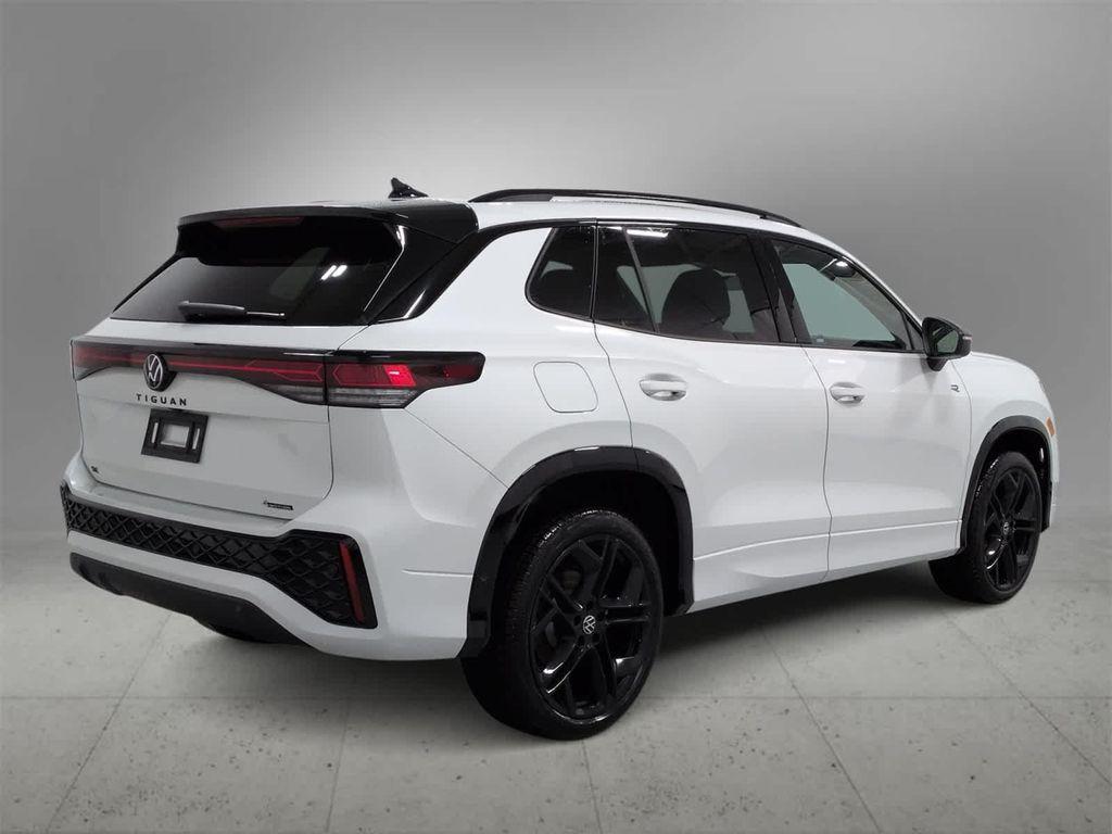 new 2025 Volkswagen Tiguan car, priced at $39,070