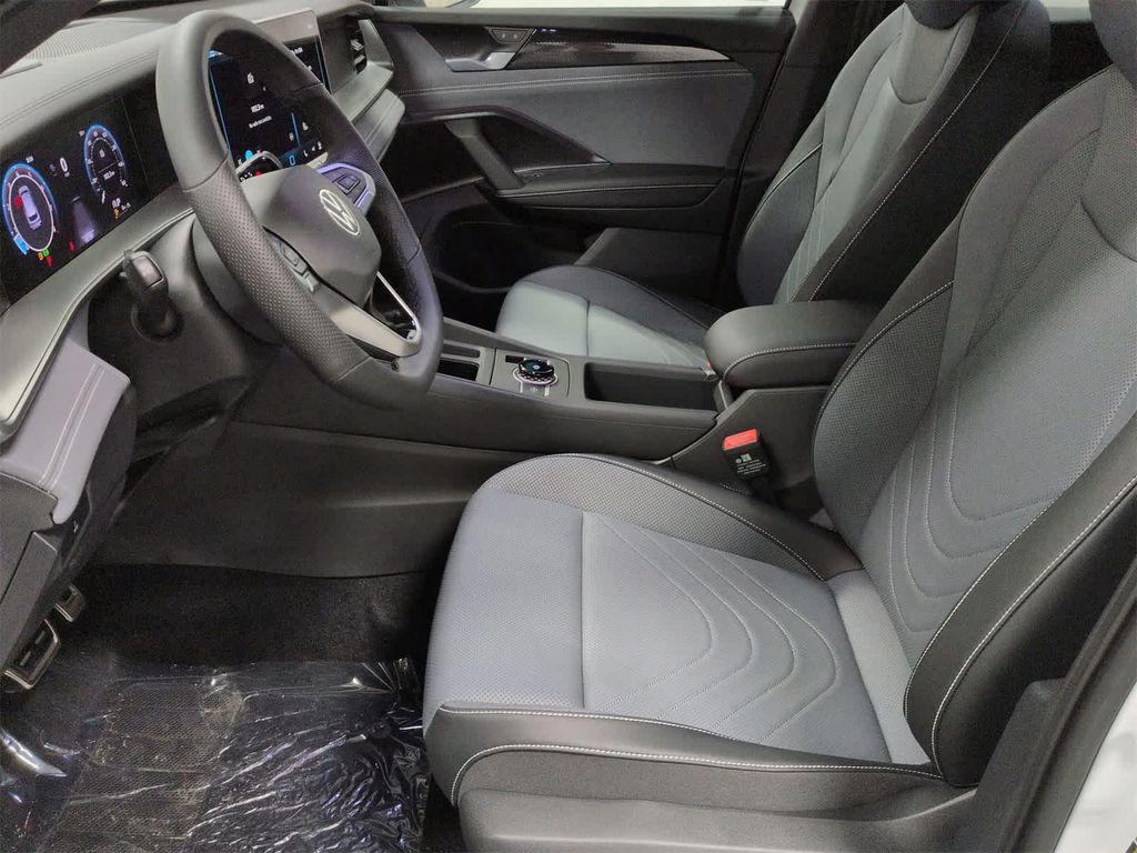 new 2025 Volkswagen Tiguan car, priced at $39,070