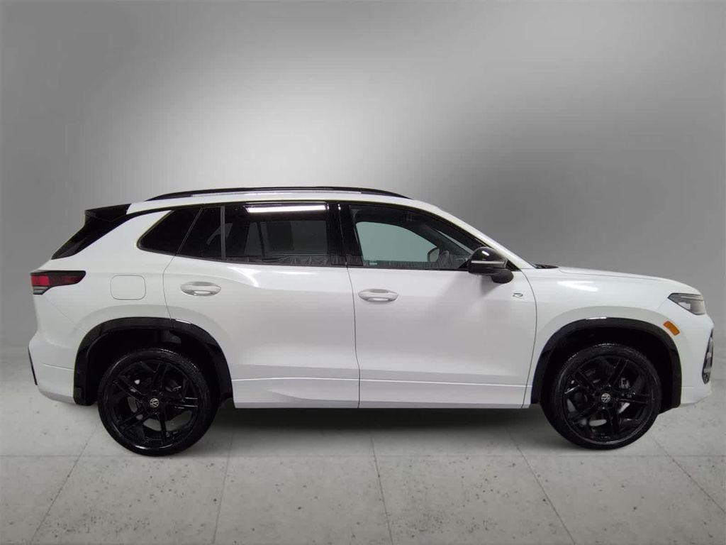 new 2025 Volkswagen Tiguan car, priced at $39,070