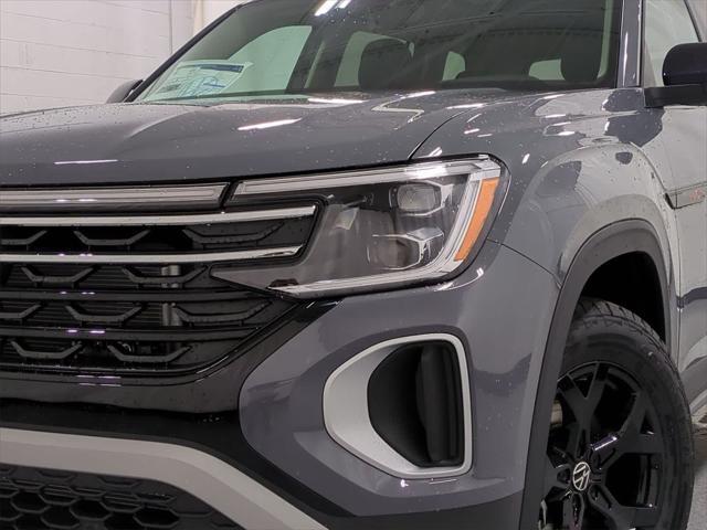 new 2025 Volkswagen Atlas car, priced at $48,343