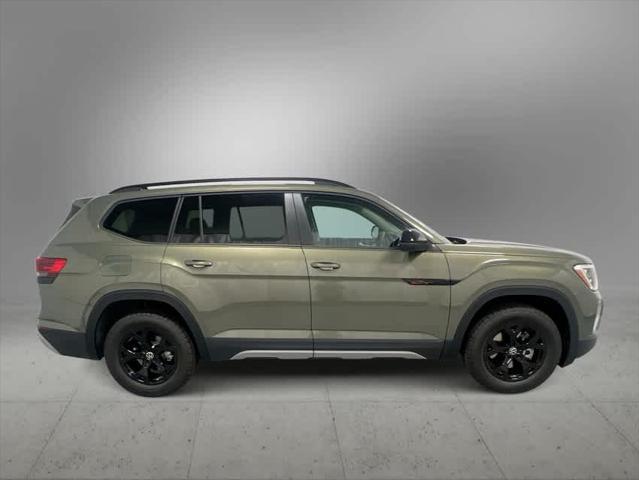 new 2025 Volkswagen Atlas car, priced at $47,308