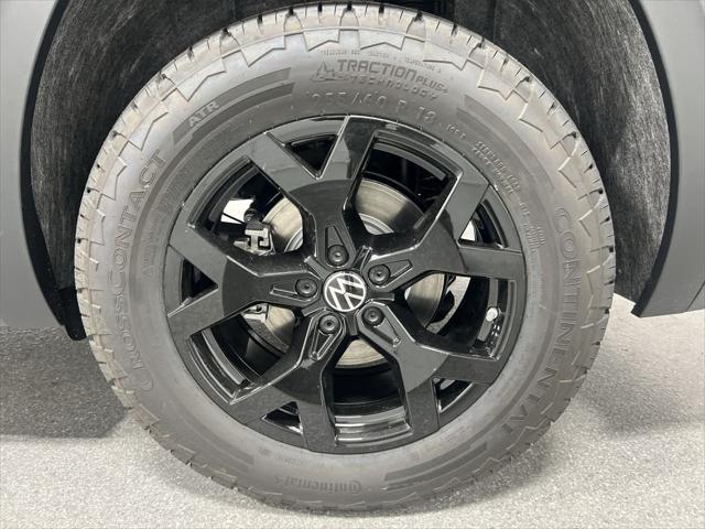 new 2025 Volkswagen Atlas car, priced at $47,308