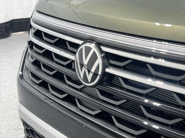 new 2025 Volkswagen Atlas car, priced at $47,308