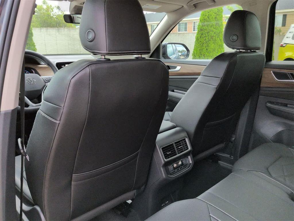 new 2026 Volkswagen Atlas car, priced at $42,521