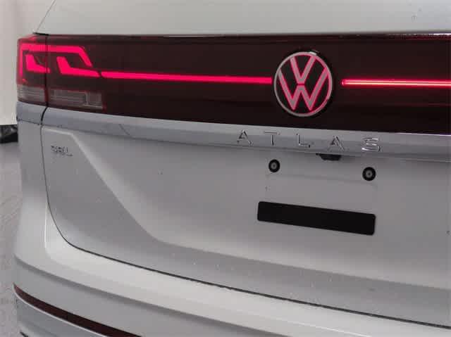 new 2025 Volkswagen Atlas car, priced at $57,056