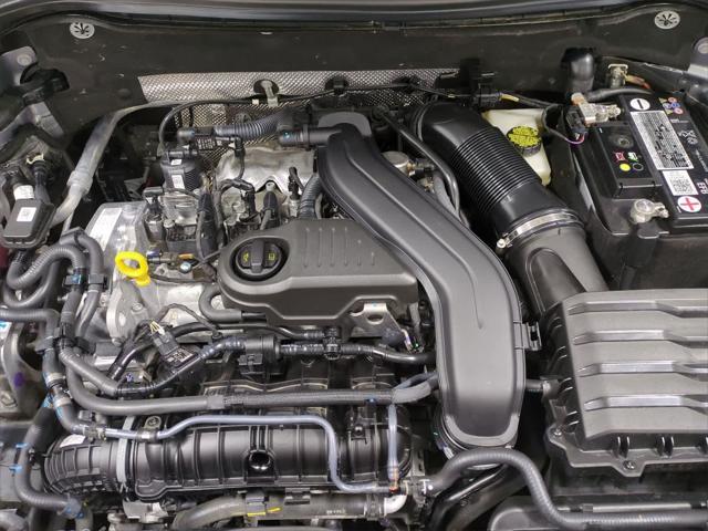 used 2022 Volkswagen Taos car