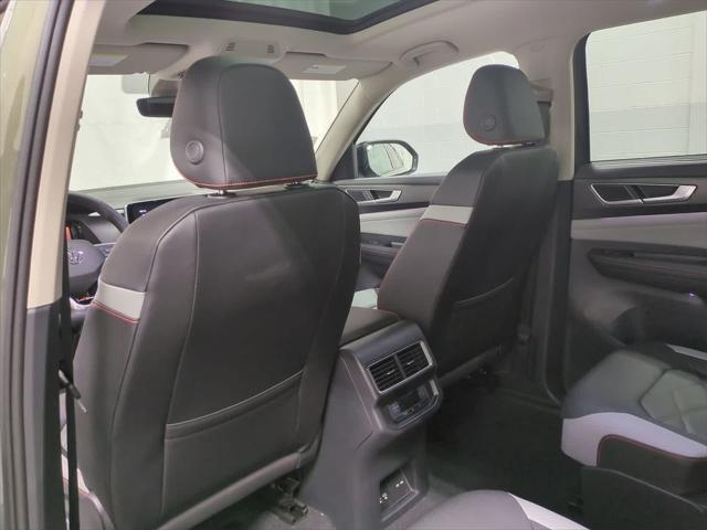 new 2025 Volkswagen Atlas car, priced at $48,714