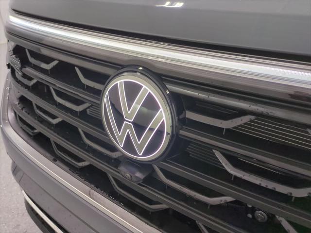 new 2025 Volkswagen Atlas Cross Sport car, priced at $53,601