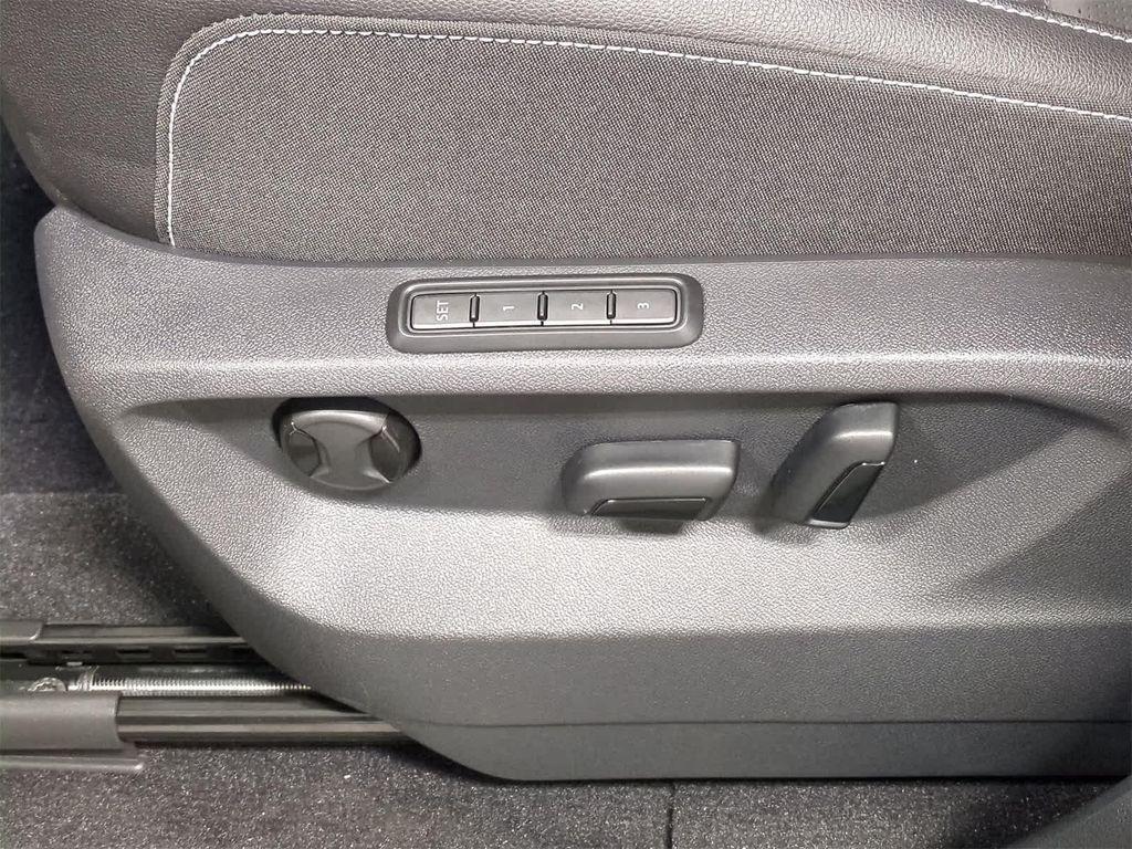 new 2026 Volkswagen Atlas car, priced at $50,432