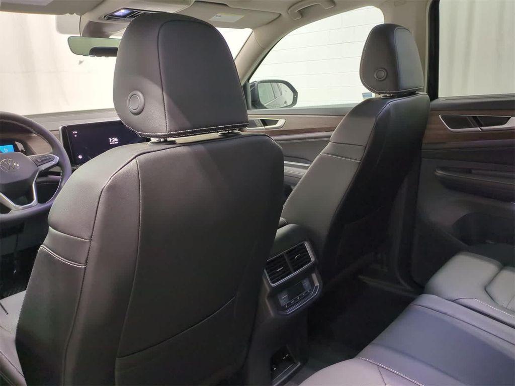 new 2026 Volkswagen Atlas car, priced at $50,432