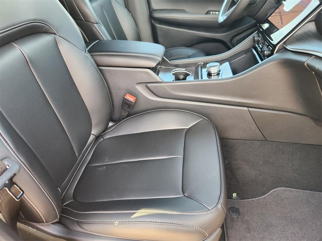 new 2025 Jeep Grand Cherokee L car, priced at $50,335