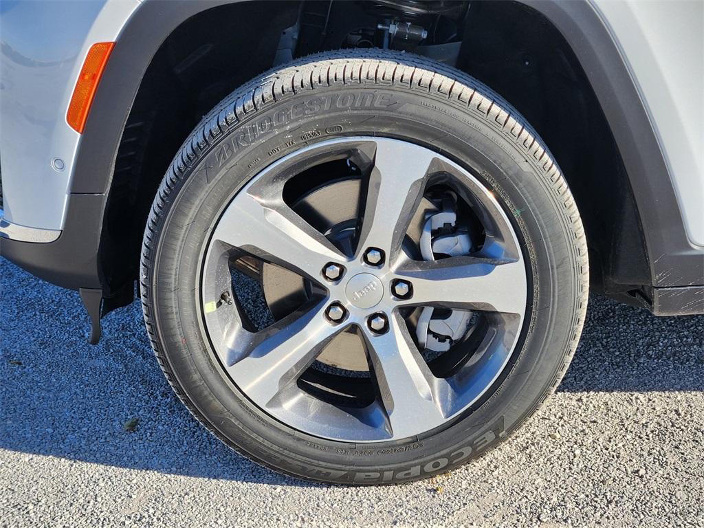 new 2025 Jeep Grand Cherokee L car, priced at $50,147