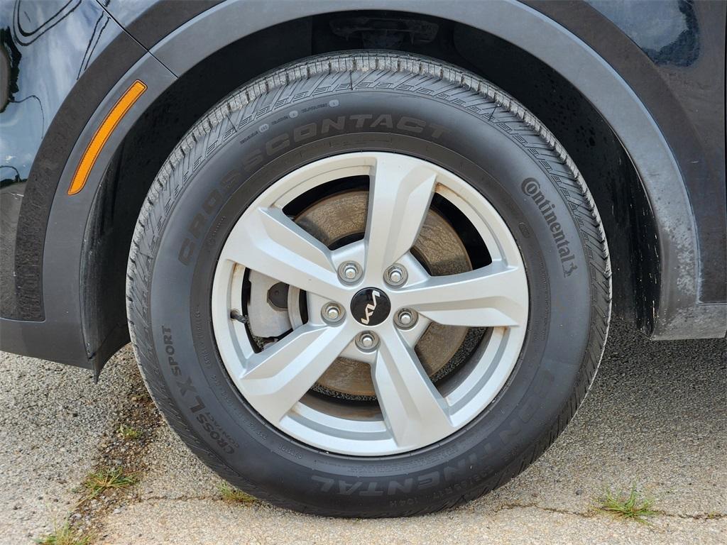 used 2023 Kia Sorento car, priced at $25,548