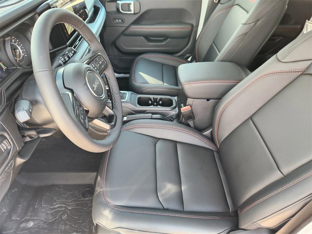 new 2025 Jeep Wrangler car, priced at $60,585