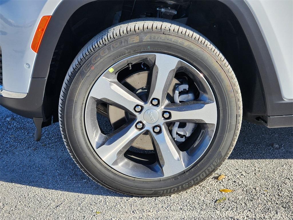 new 2025 Jeep Grand Cherokee L car, priced at $50,147