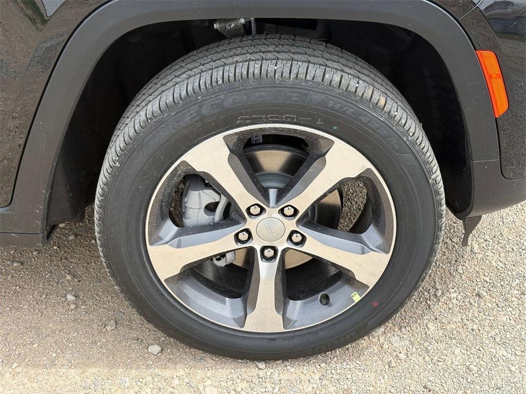 new 2025 Jeep Grand Cherokee car, priced at $51,223