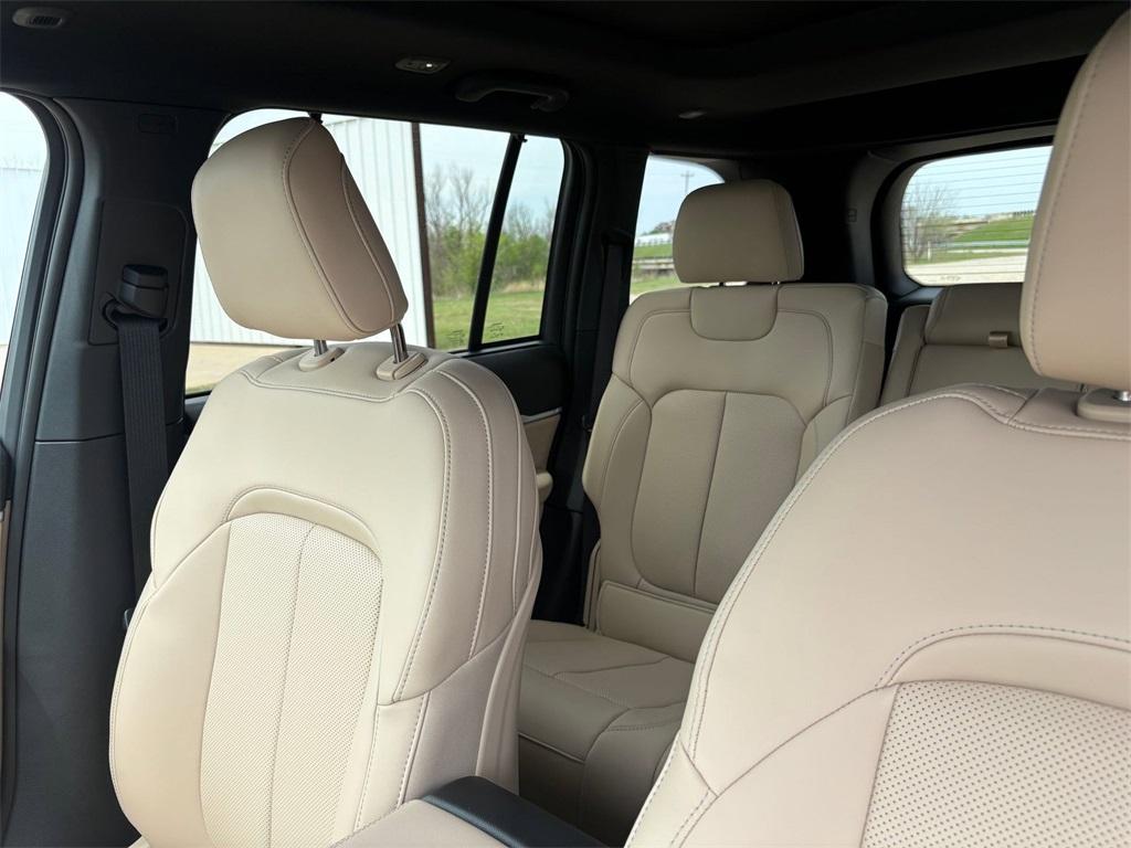 new 2025 Jeep Grand Cherokee car, priced at $51,223