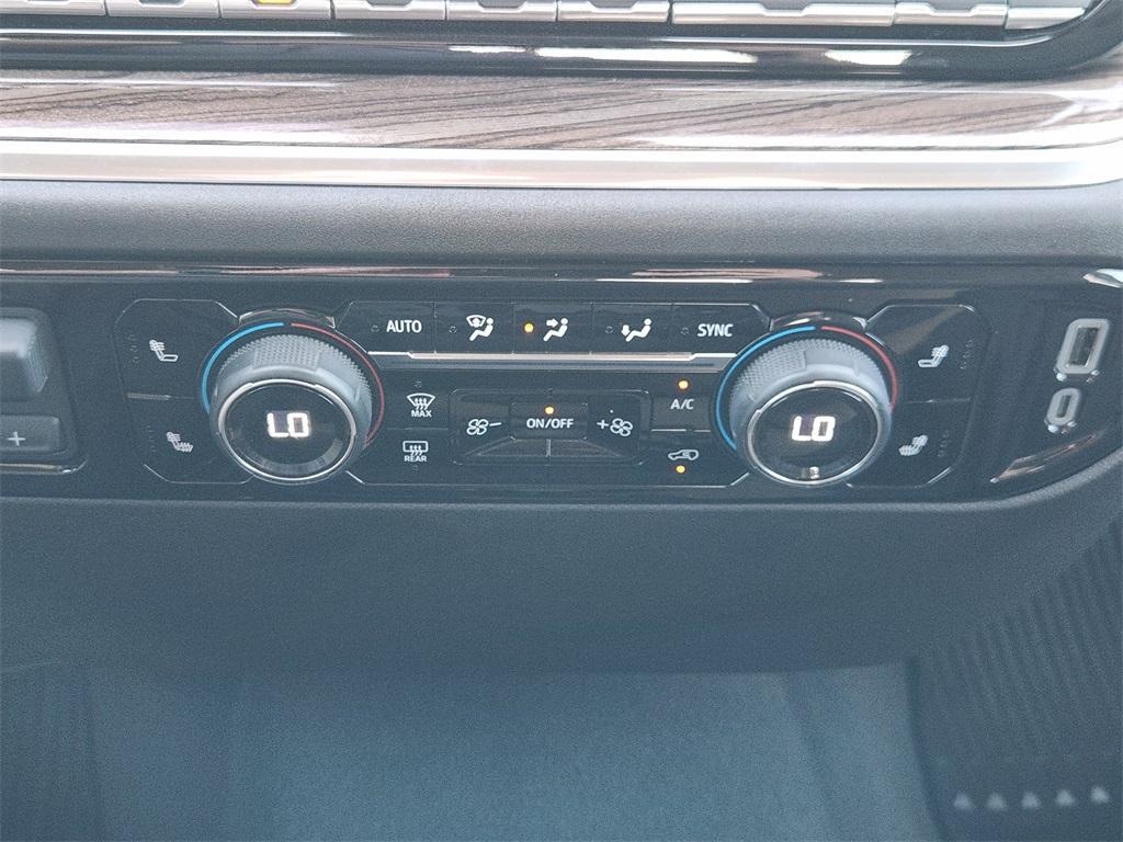 used 2024 Chevrolet Silverado 1500 car, priced at $38,685