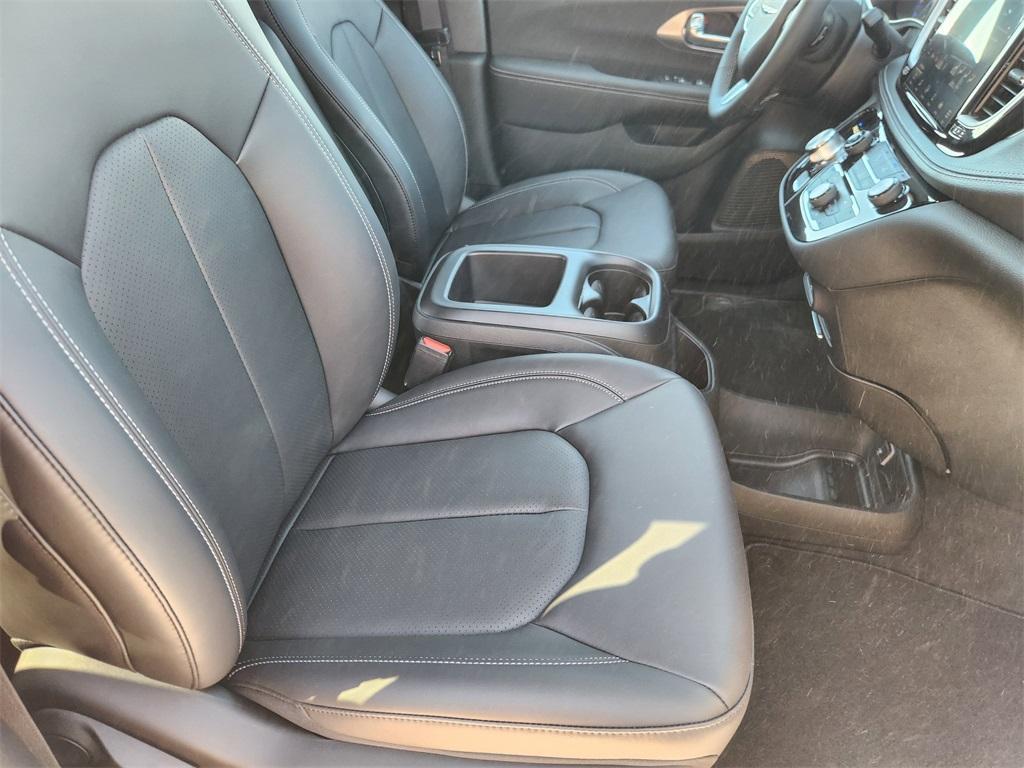 new 2026 Chrysler Pacifica car, priced at $38,865