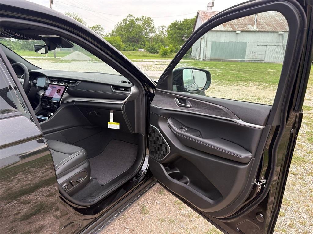 new 2025 Jeep Grand Cherokee L car, priced at $53,212