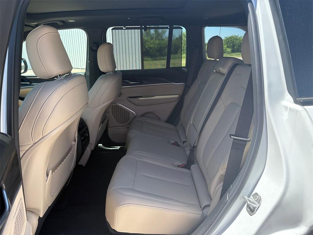 new 2025 Jeep Grand Cherokee car, priced at $50,626